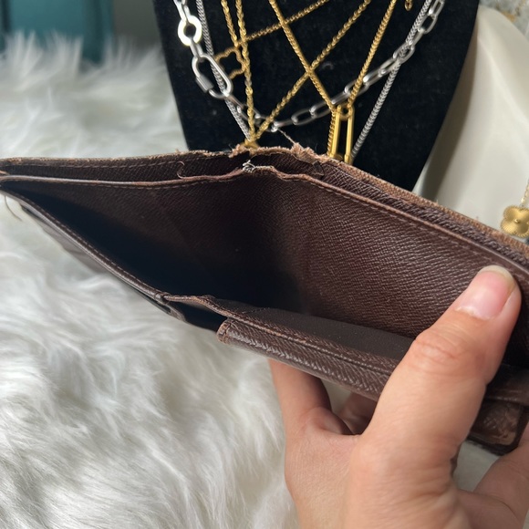 2 Louis Vuitton Mens Wallet - Picture 4 of 12